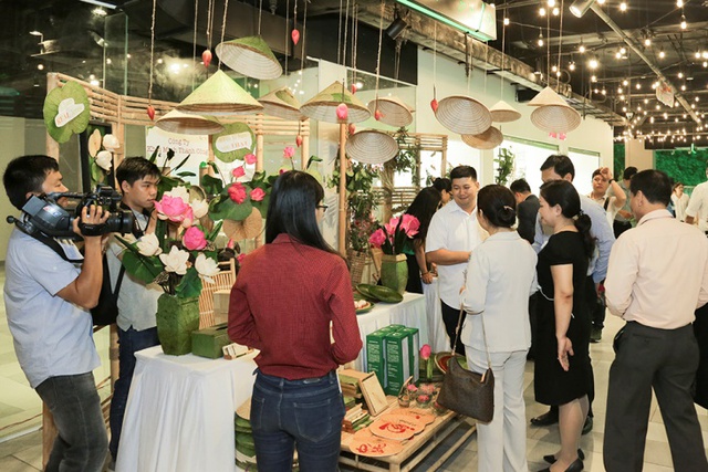 Giới trẻ hào hứng trải nghiệm tinh hoa văn hóa, ẩm thực Đồng Tháp tại The Garden Mall - Ảnh 3.