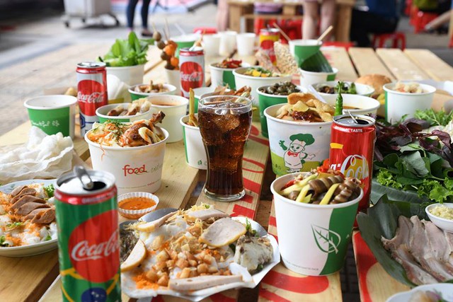 Hàng ngàn bạn trẻ “oanh tạc” lễ hội ẩm thực đường phố Đà Nẵng - Ảnh 8.