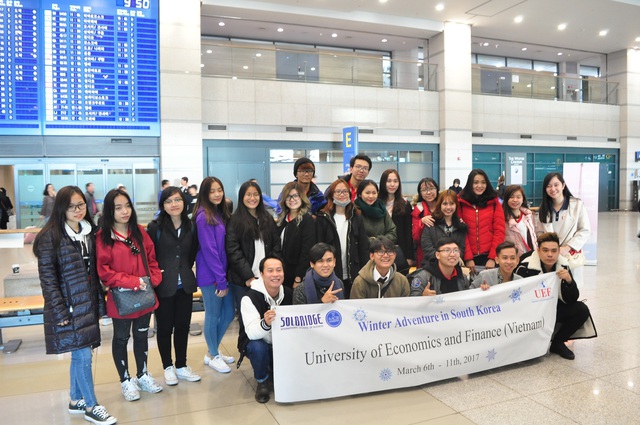 Theo ch&acirc;n sinh vi&ecirc;n Hoa Kỳ kh&aacute;m ph&aacute; học kỳ quốc tế &ldquo;10 năm tuổi&rdquo; tại UEF - Ảnh 5.