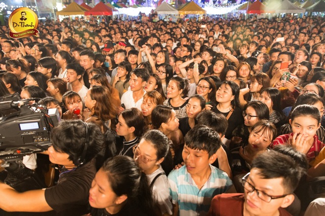 Lễ hội phố ẩm thực hàng nóng khiến khán giả Đà Nẵng “tươi không cần tưới” - Ảnh 10.