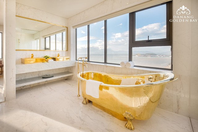 Chiêm ngưỡng khách sạn có bể bơi dát vàng 24k cao nhất và lớn nhất thế giới - Ảnh 7.