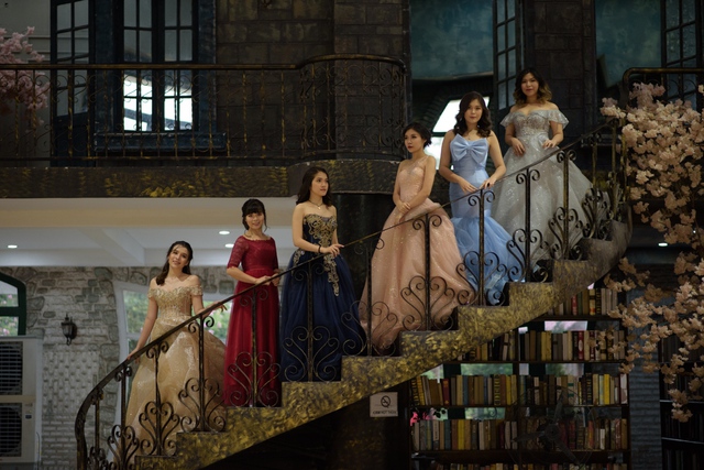 Chụp ảnh kỉ yếu “chất” như học sinh trường quốc tế - Ảnh 5.