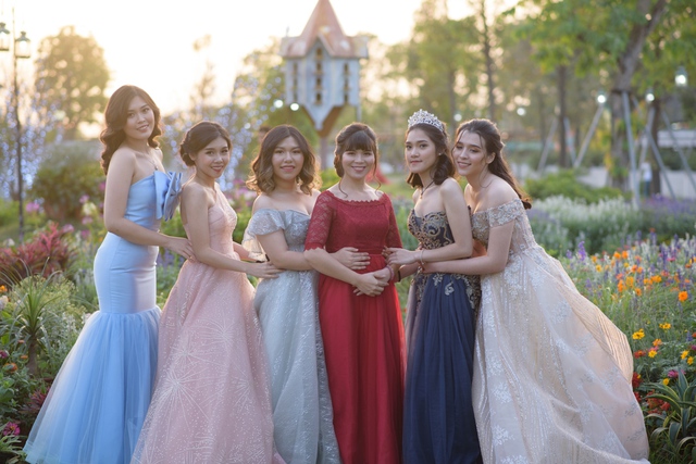 Chụp ảnh kỉ yếu “chất” như học sinh trường quốc tế - Ảnh 6.