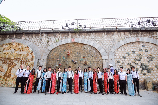Chụp ảnh kỉ yếu “chất” như học sinh trường quốc tế - Ảnh 11.