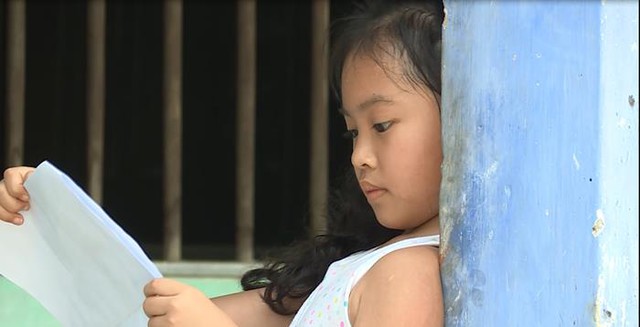 &ldquo;Bố ơi m&igrave;nh đi đ&acirc;u thế&rdquo; tập 41: Bị ng&atilde; trầy ch&acirc;n khi m&uacute;a l&acirc;n, bố Ph&uacute;c giục gi&atilde; mọi người đi t&igrave;m kiếm bố Lộc v&agrave; b&eacute; B&agrave;o Ngư - Ảnh 2.