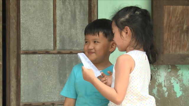 &ldquo;Bố ơi m&igrave;nh đi đ&acirc;u thế&rdquo; tập 41: Bị ng&atilde; trầy ch&acirc;n khi m&uacute;a l&acirc;n, bố Ph&uacute;c giục gi&atilde; mọi người đi t&igrave;m kiếm bố Lộc v&agrave; b&eacute; B&agrave;o Ngư - Ảnh 3.