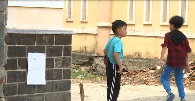 &ldquo;Bố ơi m&igrave;nh đi đ&acirc;u thế&rdquo; tập 41: Bị ng&atilde; trầy ch&acirc;n khi m&uacute;a l&acirc;n, bố Ph&uacute;c giục gi&atilde; mọi người đi t&igrave;m kiếm bố Lộc v&agrave; b&eacute; B&agrave;o Ngư - Ảnh 9.