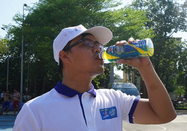 N&ecirc;n lựa chọn loại nước uống n&agrave;o để ph&ugrave; hợp khi vận động? - Ảnh 3.