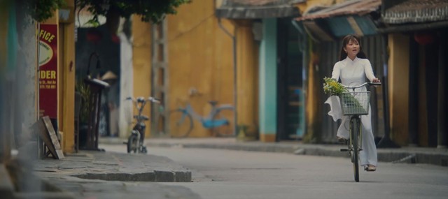 Kỷ niệm 20 năm thành lập: Huawei Việt Nam ra mắt phim ấn tượng về áo dài - Ảnh 1.