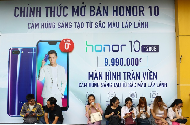 Honor 10 chào sân ấn tượng với hơn 2.000 đơn hàng trong ngày mở bán - Ảnh 4.