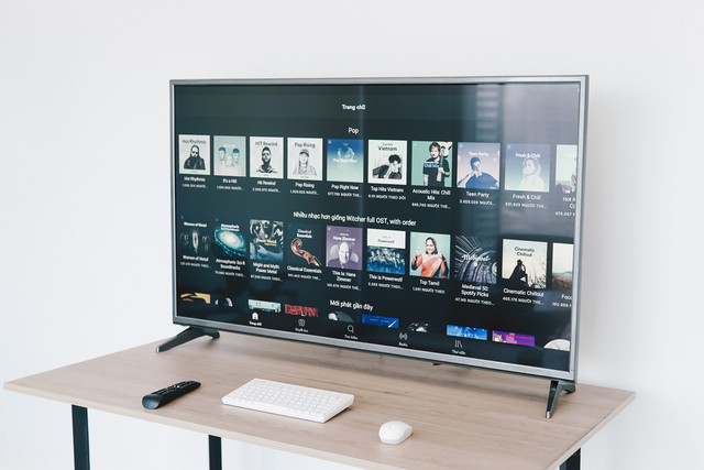 Tậu ngay mẫu TV 55 inch LED 4K vừa đẹp, vừa xịn m&agrave; gi&aacute; v&ocirc; c&ugrave;ng hợp l&yacute; để xem World Cup - Ảnh 3.
