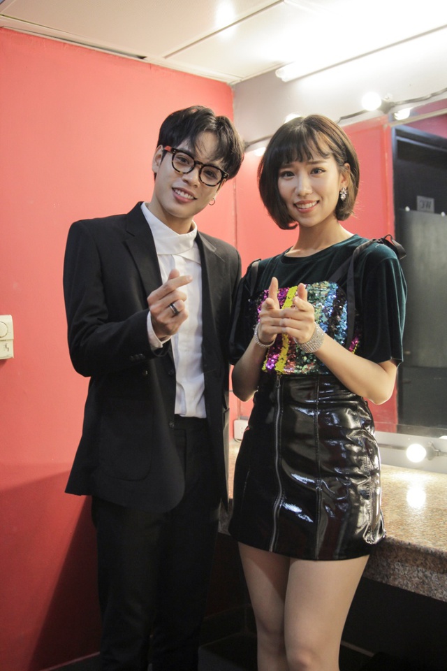 Min và Jaykii xuất hiện, truyền cảm hứng cho thí sinh tại đêm thi Nhóm hát top 35 của Voice Up - Ảnh 1.
