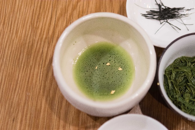 Truyền nhân 6 đời đến từ Nhật Bản làm giới trẻ “phát sốt” với nghệ thuật thưởng trà nghìn đô - Ảnh 2.