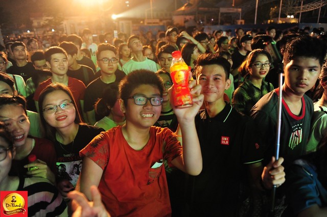 Dàn sao khủng đội mưa khuấy động Lễ hội “Phố hàng nóng” tại Hà Nội - Ảnh 12.