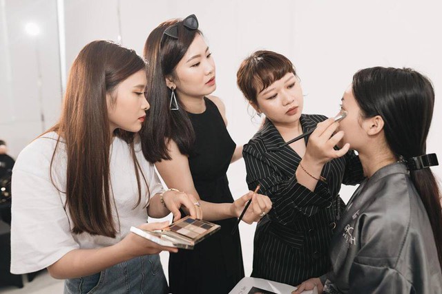 Điều gì xảy ra khi phù thủy make-up Việt kết hợp với thương hiệu mỹ phẩm lớn? - Ảnh 21.