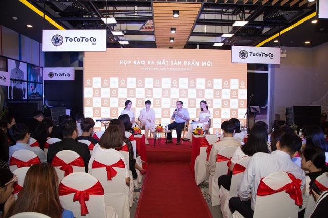 Gil Lê bật mí công thức trà Sakura Ngân Nhĩ tại sự kiện ra mắt sản phẩm của TocoToco - Ảnh 1.