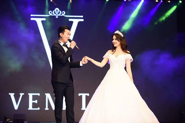 Việt Nam Wedding Fashion Show 2018 gây choáng ngợp - Đại chiến mỹ nhân tại hồ Hoàn Kiếm - Ảnh 10.
