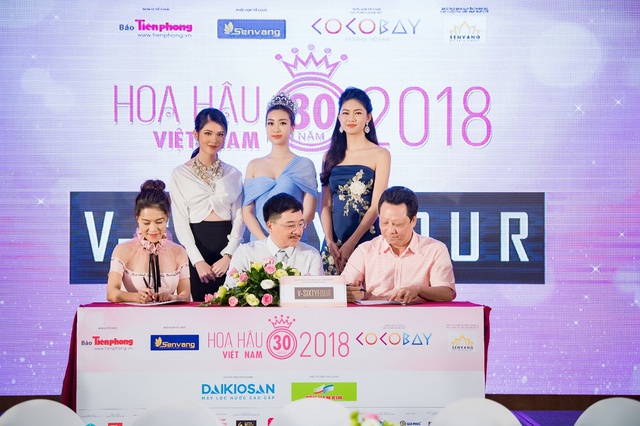 Dàn mỹ nhân khoe sắc trong lễ kí kết tài trợ trang phục chính của Hoa hậu Việt Nam 2018 - Ảnh 2.