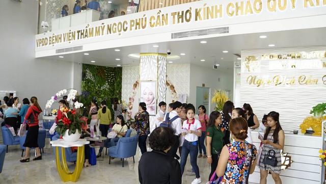 Hàng trăm khách hàng đến thăm dự sinh nhật bệnh viện Thẩm mỹ Ngọc Phú - Ảnh 6.
