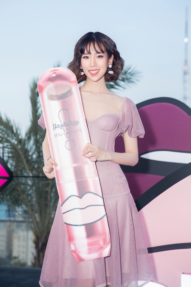 Những khoảnh khắc l&agrave;m nổi bật thần th&aacute;i của ca sĩ Min c&ugrave;ng c&aacute;c c&ocirc; n&agrave;ng c&aacute; t&iacute;nh - Ảnh 1.