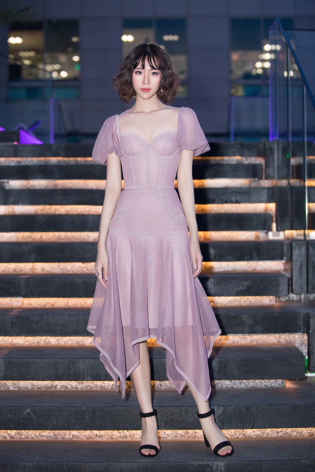 Những khoảnh khắc l&agrave;m nổi bật thần th&aacute;i của ca sĩ Min c&ugrave;ng c&aacute;c c&ocirc; n&agrave;ng c&aacute; t&iacute;nh - Ảnh 3.