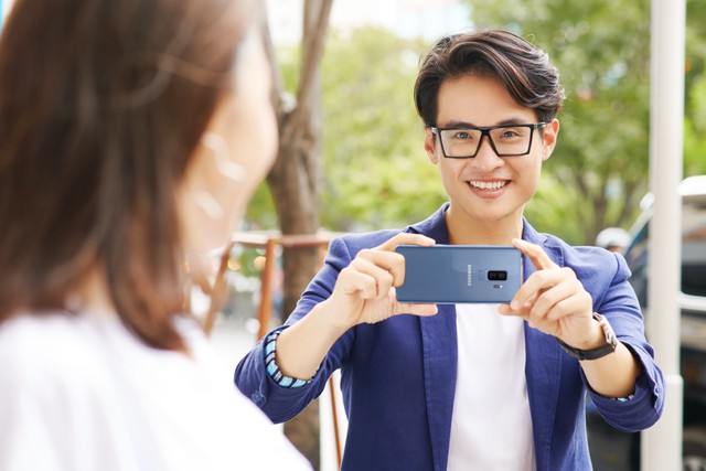Đ&acirc;u l&agrave; smartphone bắt trọn khoảnh khắc đẹp nhất trong đ&ecirc;m nhạc - Ảnh 12.