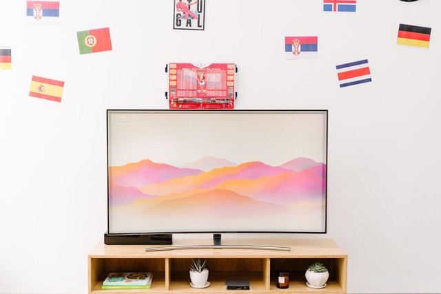T&ocirc;i đ&atilde; tự biến ph&ograve;ng m&igrave;nh th&agrave;nh s&acirc;n vận động World Cup thứ thiệt như thế n&agrave;o? - Ảnh 15.
