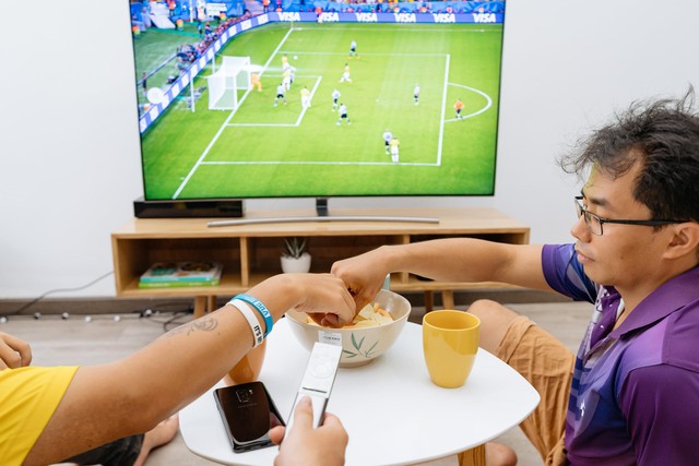 T&ocirc;i đ&atilde; tự biến ph&ograve;ng m&igrave;nh th&agrave;nh s&acirc;n vận động World Cup thứ thiệt như thế n&agrave;o? - Ảnh 18.