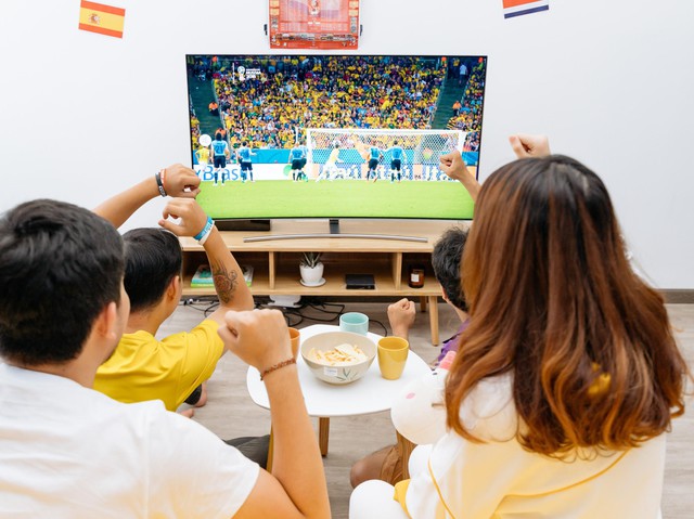 T&ocirc;i đ&atilde; tự biến ph&ograve;ng m&igrave;nh th&agrave;nh s&acirc;n vận động World Cup thứ thiệt như thế n&agrave;o? - Ảnh 21.