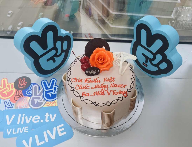 Hoa hậu Mai Phương Th&uacute;y, Đ&ocirc;ng Nhi, Vũ C&aacute;t Tường ch&uacute;c mừng Naver ra mắt V Today tại Việt Nam - Ảnh 7.