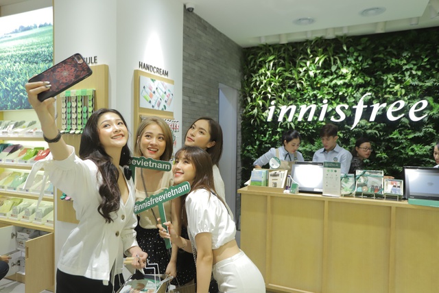 Min cùng các beauty bloggers rủ nhau mua sắm mỹ phẩm đậm chất Hàn - Ảnh 8.