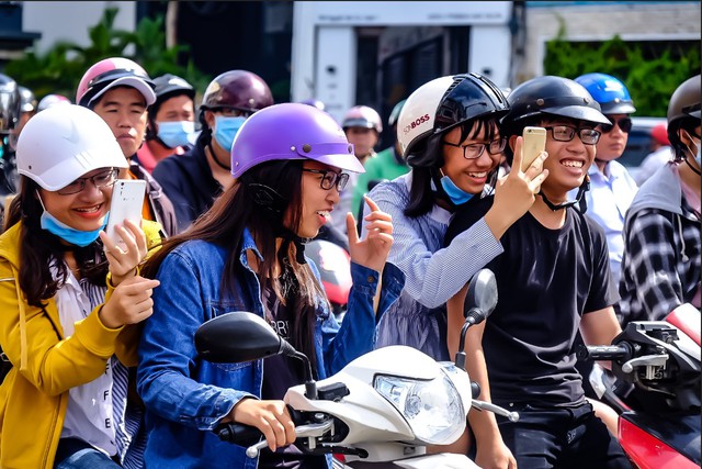 Bất chấp nắng gắt, biệt đội sinh vật lạ tràn từ Hà Nội vào Sài Gòn khiến dân tình tỉnh cả ngủ - Ảnh 5.