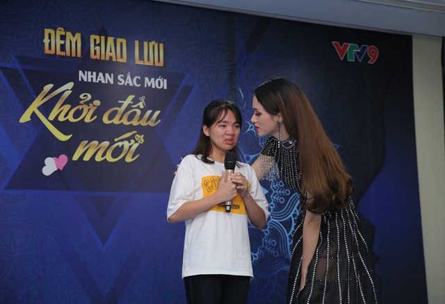 Hoa hậu Hương Giang tài trợ 100 triệu đồng cho thí sinh khiếm khuyết ngoại hình - Ảnh 1.