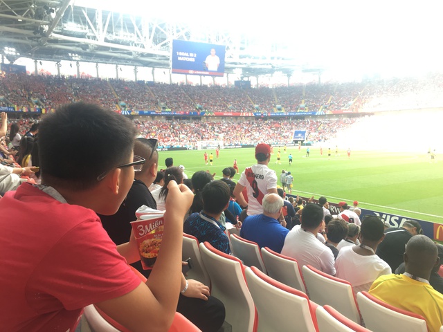 Bất ngờ với bạn đồng hành của người hâm mộ bóng đá Việt tại Nga - Ảnh 1.