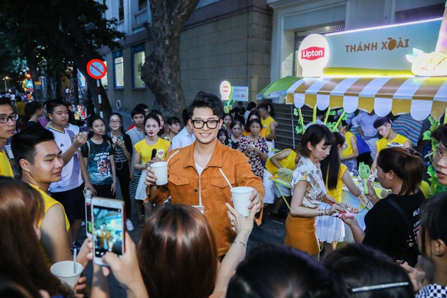 Bất ngờ khi thấy Jun Vũ - Jun Phạm, Min – Harry Lu hẹn hò trà chiều, hàng trăm fan đột kích buổi hẹn  - Ảnh 22.