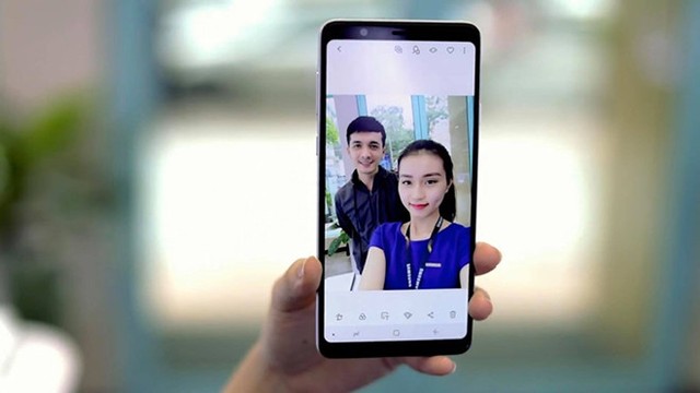 Galaxy A8 Star ra mắt, smartphone có camera vô đối trong tầm giá? - Ảnh 1.