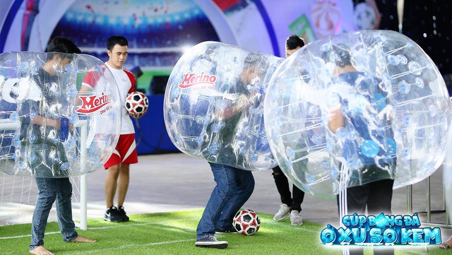 Ho&agrave; Minzy, Monstar c&ugrave;ng Quang Hải mang &ldquo;C&uacute;p b&oacute;ng đ&aacute; ở xứ sở kem&rdquo; &acirc;m 5 độ cứu n&oacute;ng teen H&agrave; Nội - Ảnh 4.