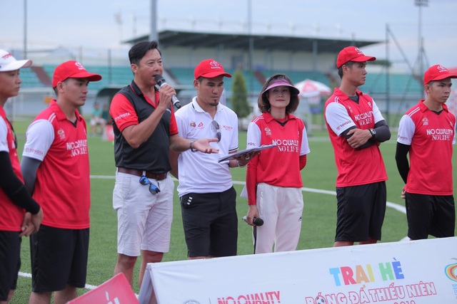 Tuấn Hưng, Tú Dưa quẩy nhiệt cùng bóng đá; Huỳnh Đức, Phan Thành Bình lựa chọn cầu thủ nhí - Ảnh 3.