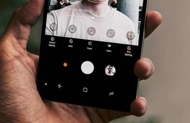 Đ&acirc;y l&agrave; điều mọi người trẻ đều quan t&acirc;m khi t&igrave;m mua smartphone trong năm 2018 - Ảnh 5.