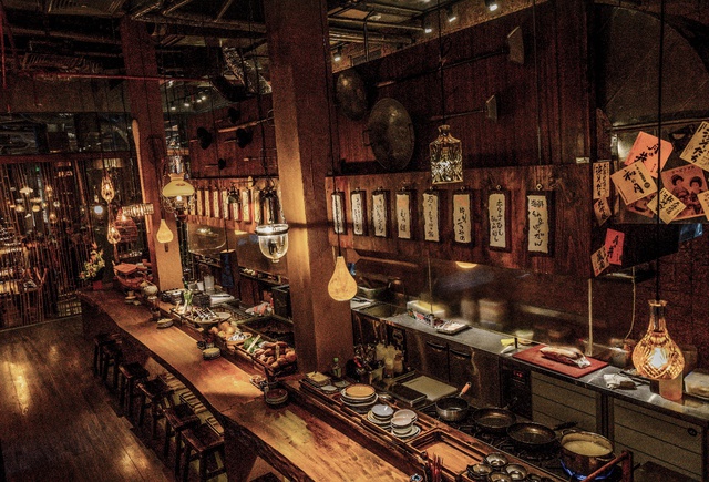 Shamoji Robata Yaki - Nhà hàng đúng điệu Nhật Bản bước ra từ phim ảnh - Ảnh 1.