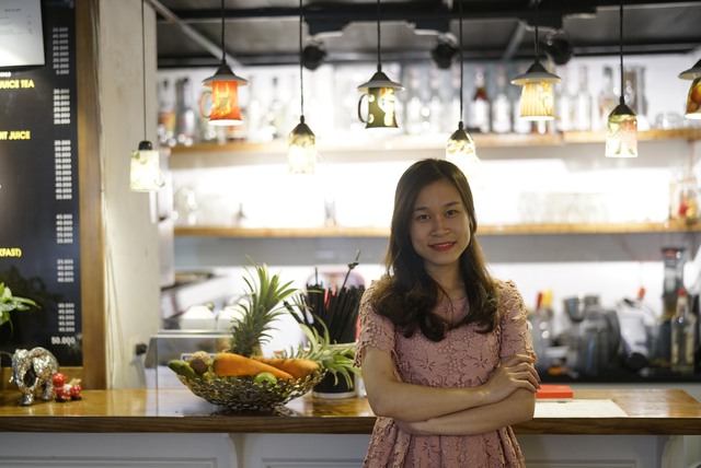 Cô gái Hà Nội suýt bị cấm xuất cảnh vì bỗng dưng quá đẹp so với ảnh trên hộ chiếu - Ảnh 2.