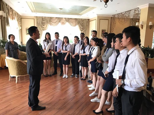 Cùng ngắm nhìn đồng phục siêu đẹp của sinh viên trường Cao đẳng nghề Du lịch Sài Gòn - Ảnh 6.