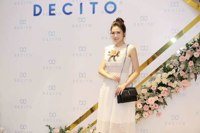 Á hậu Tú Anh cùng loạt hot girl khoe sắc trong sự kiện ra mắt thương hiệu mỹ phẩm Decito - Ảnh 1.