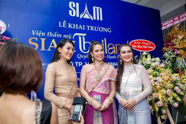 Phi Nhung, Kim Oanh khoe sắc cùng dàn mẫu Thái trong sự kiện khai trương VTM Siam Thái Lan tại Sài Gòn - Ảnh 3.