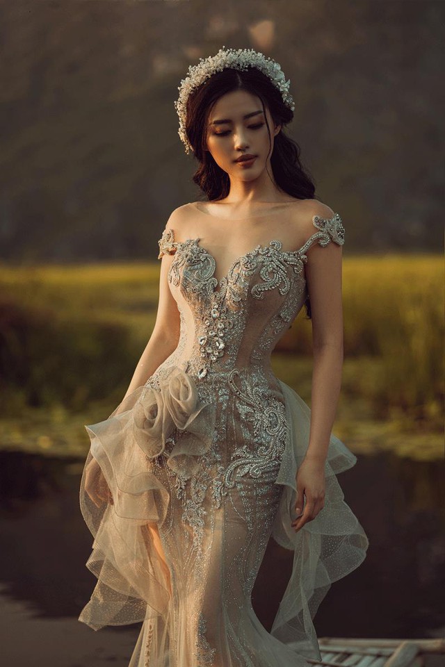 Khánh Linh hóa cô dâu lộng lẫy với váy cưới của Joli Poli - Ảnh 8.