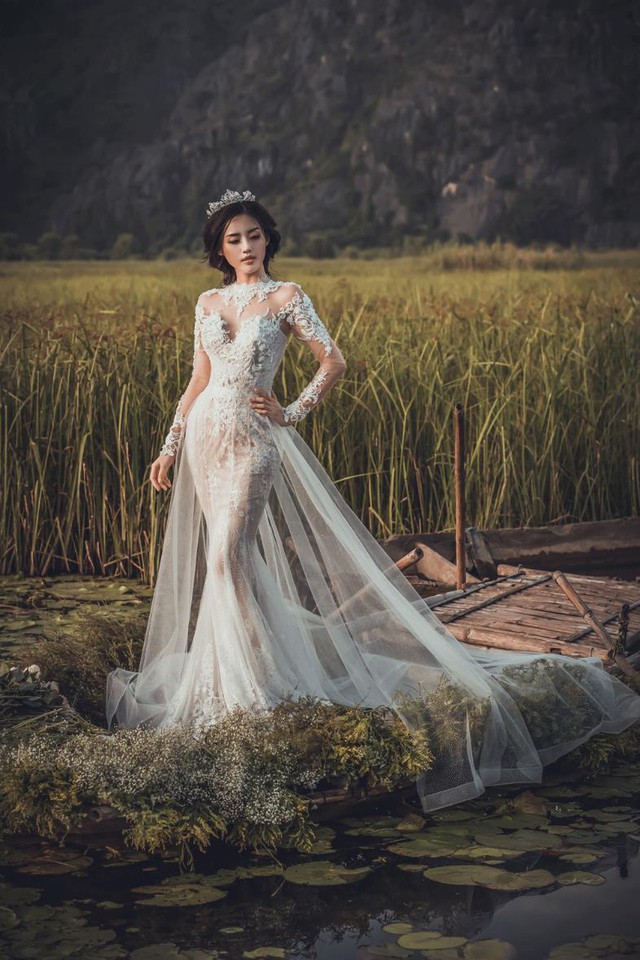 Khánh Linh hóa cô dâu lộng lẫy với váy cưới của Joli Poli - Ảnh 15.