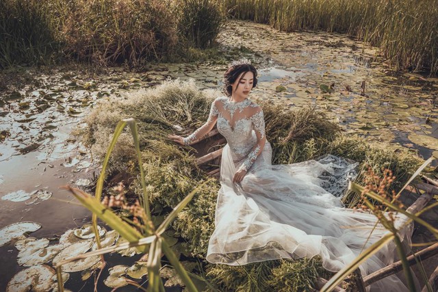 Khánh Linh hóa cô dâu lộng lẫy với váy cưới của Joli Poli - Ảnh 17.