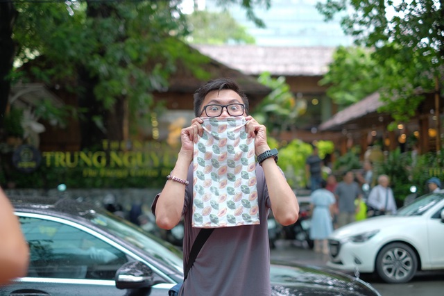 H&agrave;ng loạt bạn trẻ S&agrave;i th&agrave;nh bất ngờ nhận qu&agrave; từ chiếc xe tươi trẻ - Ảnh 4.