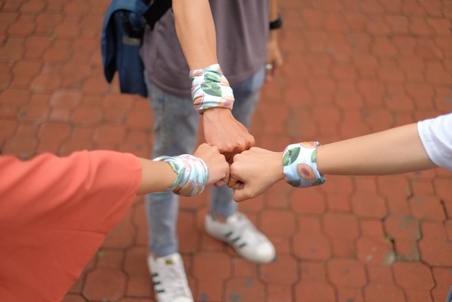 H&agrave;ng loạt bạn trẻ S&agrave;i th&agrave;nh bất ngờ nhận qu&agrave; từ chiếc xe tươi trẻ - Ảnh 6.