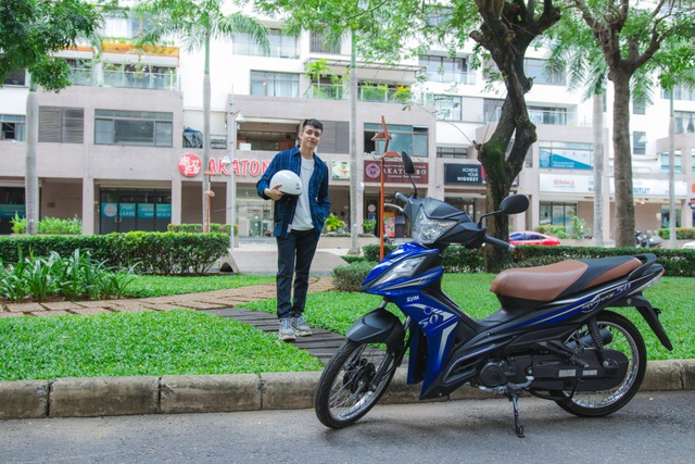 Đi xe 50cc vẫn sành điệu và thời trang như Hiền Hồ và Kar Nguyễn - Ảnh 2.